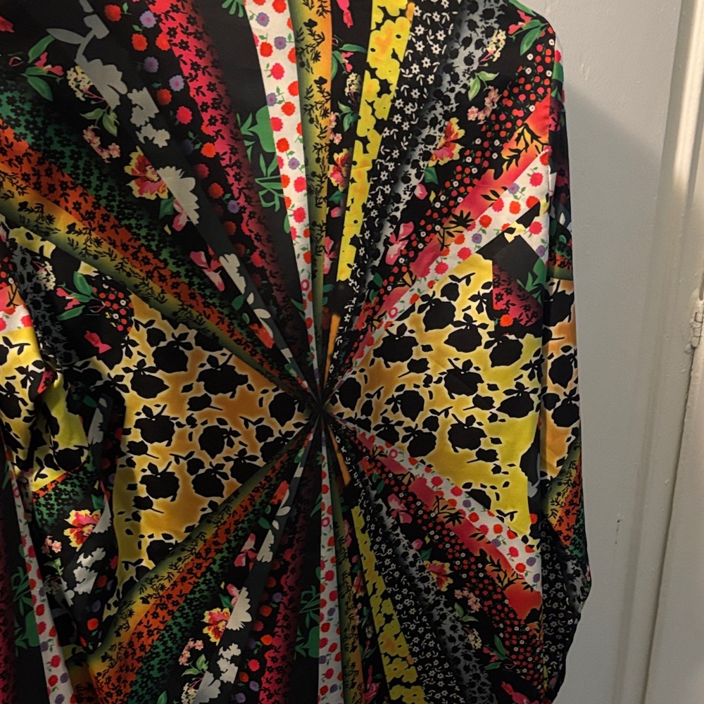 Women's Multicolor Patterned Top - Picture 4 of 6